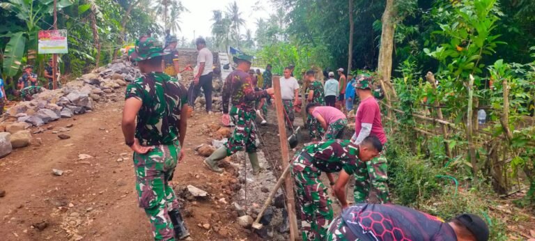 Satgas TMMD 125 Kodim 0825/Banyuwangi Tancap Gas Bangun Jembatan Demi Akses Warga Pedesaan