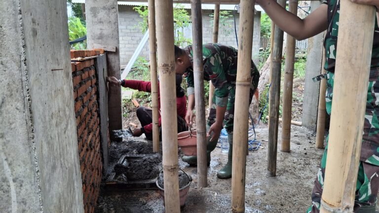 Gotong Royong di Siliragung: Babinsa dan Satgas TMMD Percepat Pengeboran Sumur untuk Warga