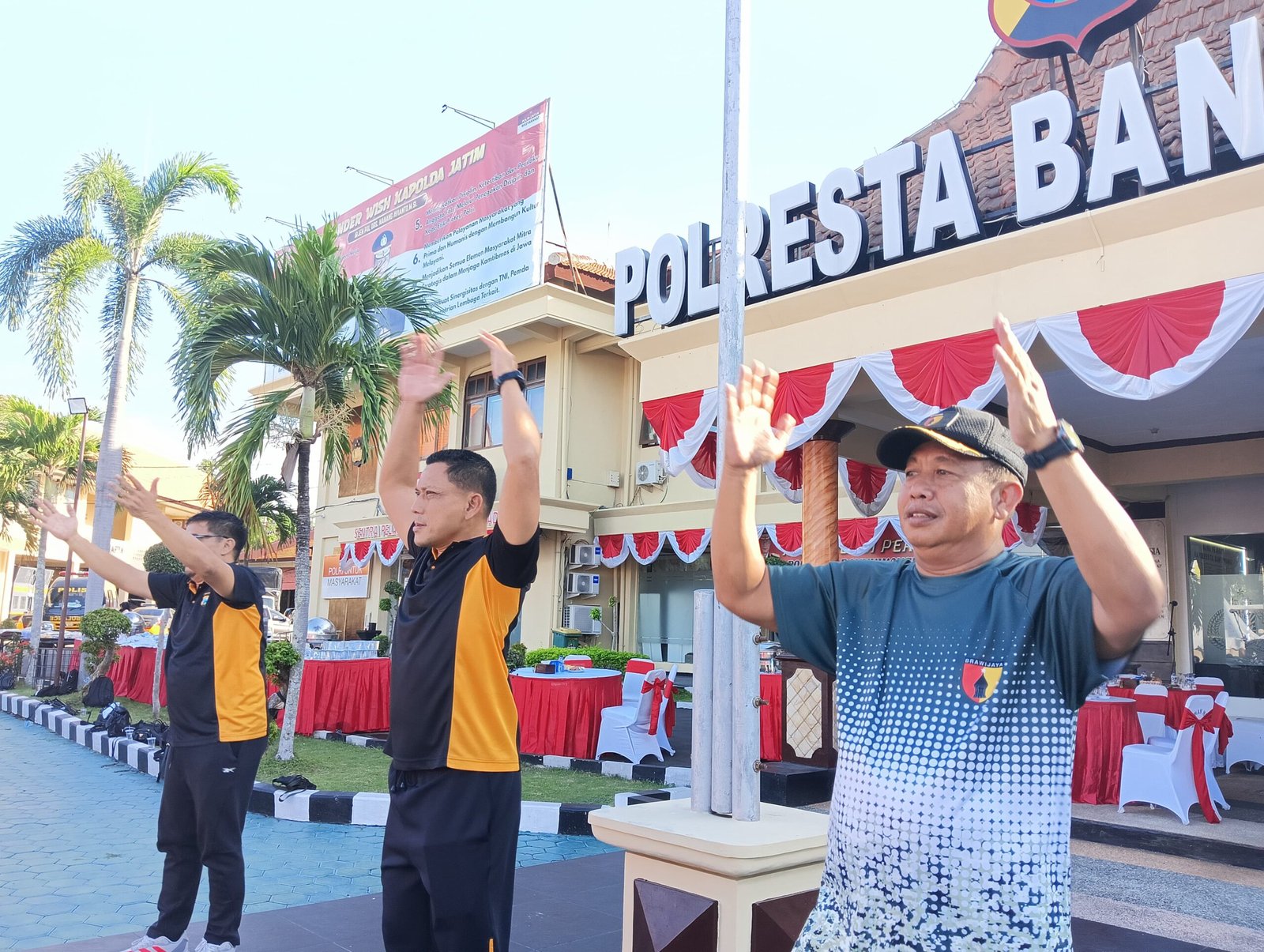 Kasdim 0825/Banyuwangi Hadiri Olahraga Bersama Dalam Rangka Semarak HUT Ke-80 Kemerdekaan RI di Polresta Banyuwangi