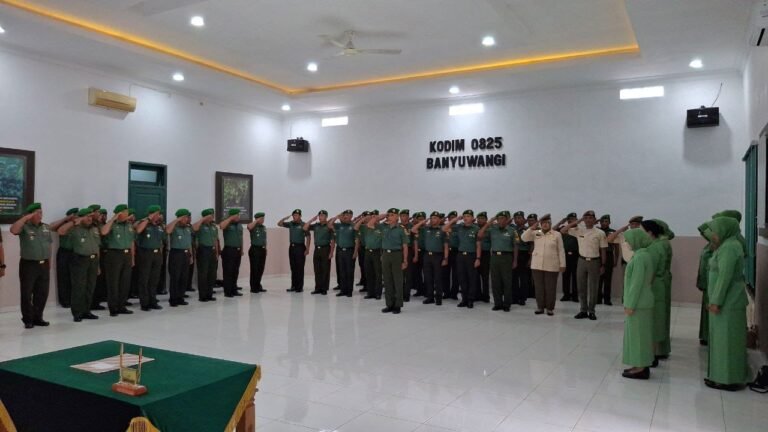 Kodim 0825/Banyuwangi Gelar Acara Serah Terima Jabatan Perwira Staf, Personel Pindah Satuan, dan Pelepasan Anggota Purna Tugas
