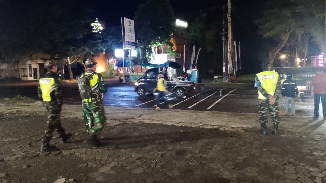 Sinergi TNI dan Banser di Kabat Patroli Malam Wujudkan Rasa Aman Warga