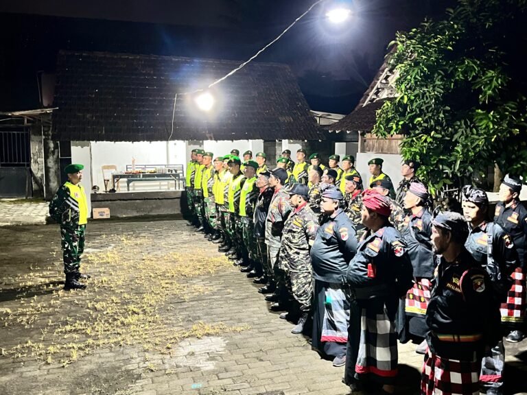 Koramil Bangorejo Bersama Banser dan Pecalang Gelar Apel Malam Siaga Gabungan