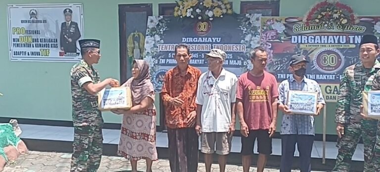 Dalam Rangka HUT Ke-80 TNI, Koramil 0825/06 Gambiran Gelar Bakti Sosial dan Bagikan Paket Sembako untuk Masyarakat