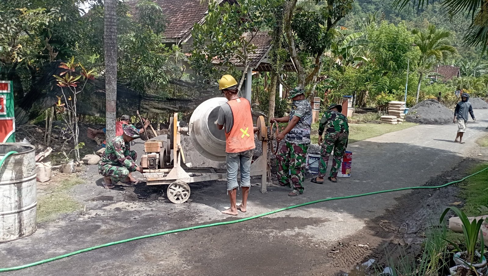 Progres Drainase TMMD 126 di Dusun Krajan 1B Capai 60 Persen