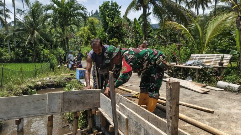 TMMD 126, Gotong Royong Bangun Pos Kamling ‎