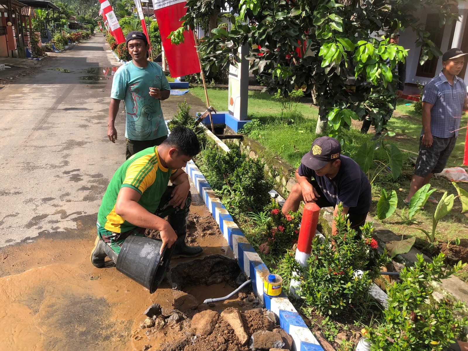 Satgas TMMD 126 Tahun 2025 Tuntaskan Pipanisasi Air Bersih di Desa Lebakharjo
