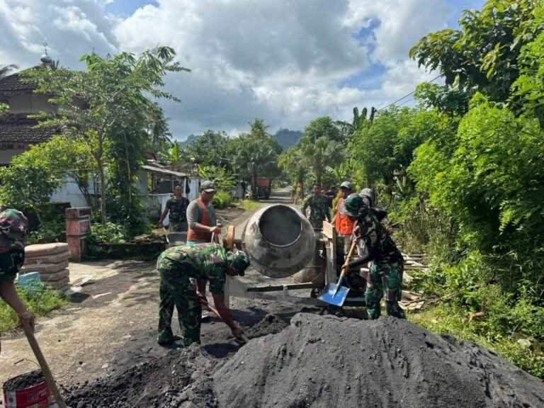 Satgas TMMD 126 Tahun 2025 Terus Tuntaskan Pembuatan Drainase di Desa Lebakharjo
