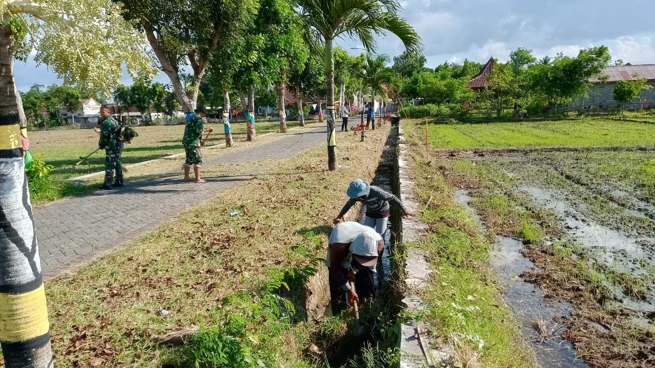 TNI dan Rakyat Bersatu, Koramil 0825/06 Gambiran Gelar Karya Bhakti Bersama Warga.