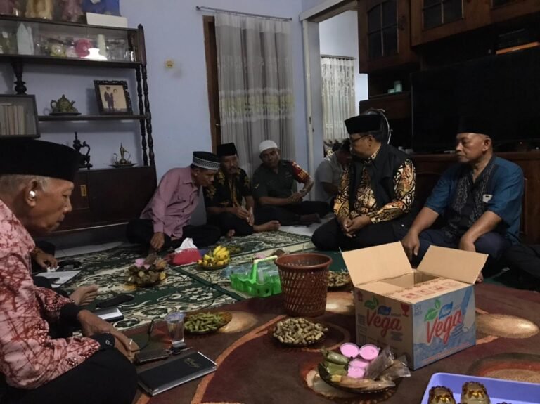 Komitmen Tak Tergoyahkan, Babinsa Koramil 0825/06 Gambiran Selalu Ada untuk Rakyatnya.