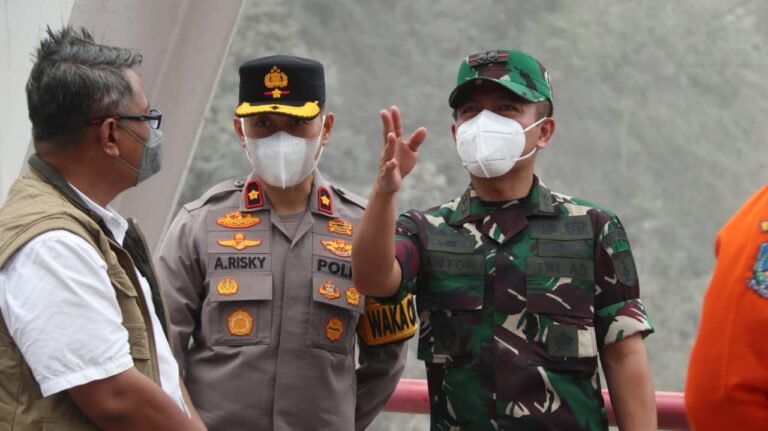 Timwas DPR RI Tinjau Penanganan Erupsi di Lumajang, Dandim 0821 Pastikan Sinergi Berjalan Optimal