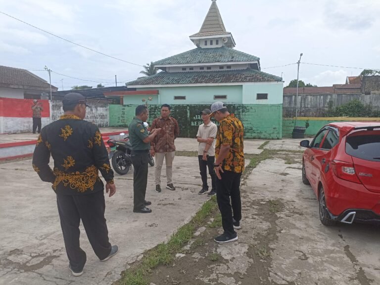 Babinsa Desa Jajag Dampingi Tim Verifikasi Koperasi Desa Merah Putih, Dorong Percepatan Pembangunan Desa.