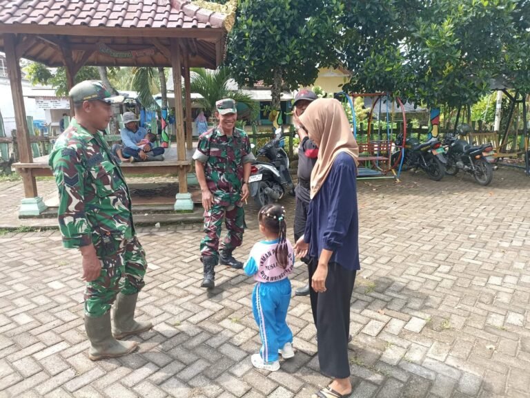 Babinsa Produktif “Ngobrol” Bareng Warga Tanpa Batas