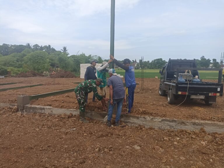 Babinsa Tingkatkan Pengawasan dan pengawalan Pembangunan Proyek Prioritas KDKMP,  Pastikan Kualitas dan Tepat Waktu.