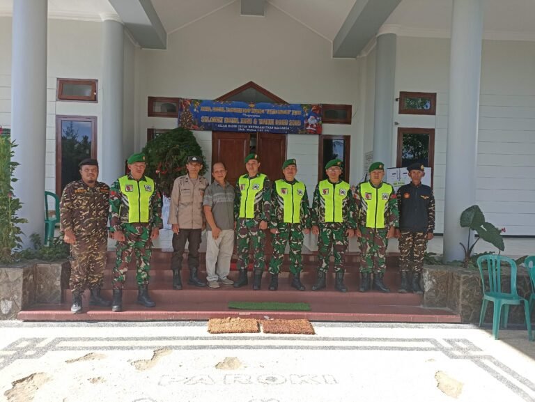 Pastikan Misa Natal Khidmat, Personel Koramil 0825/06 Gambiran Gelar Patrolu Keamanan di Sejumlah Gereja.