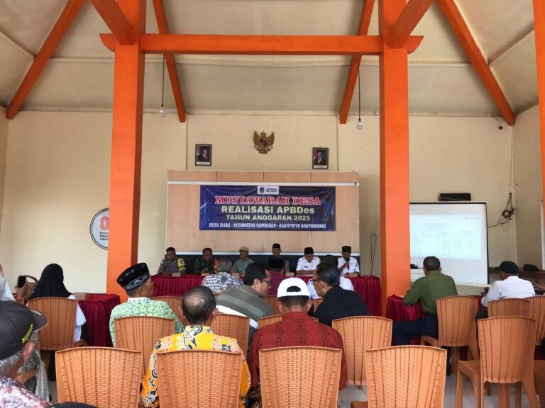 Perkuat Transparansi Anggaran, Babinsa Desa Jajag Kawal Musdes Realisasi APBDes TA. 2025.