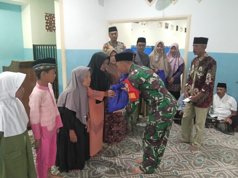 Pererat Silaturahmi di Bulan Suci, Danramil Hadiri Safari Ramadhan dan Santuni Anak Yatim.