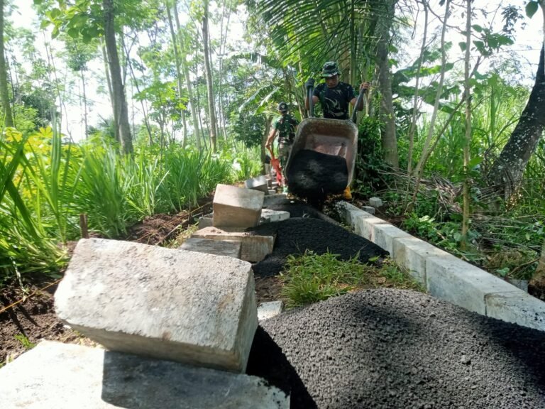 Pavingisasi TMMD ke-128 di Dusun Klagin Percepat Akses Warga Desa Brabe