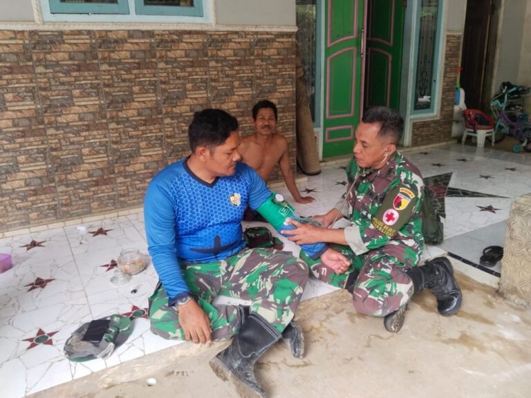 Klinik 05-19-17 Cek Kesehatan Satgas TMMD Ke-128, Pastikan Personel Fit di Lokasi Sasaran Dusun Klagin