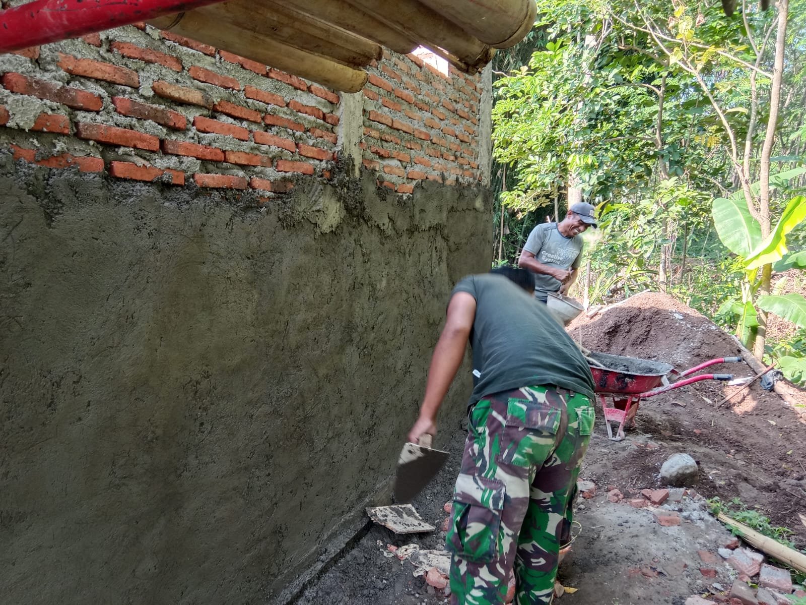 Progres 70 Persen, Satgas TMMD Ke-128 Pastikan Pembangunan Musholla Baiturrohim di Dusun Leduk Selesai Tepat Waktu