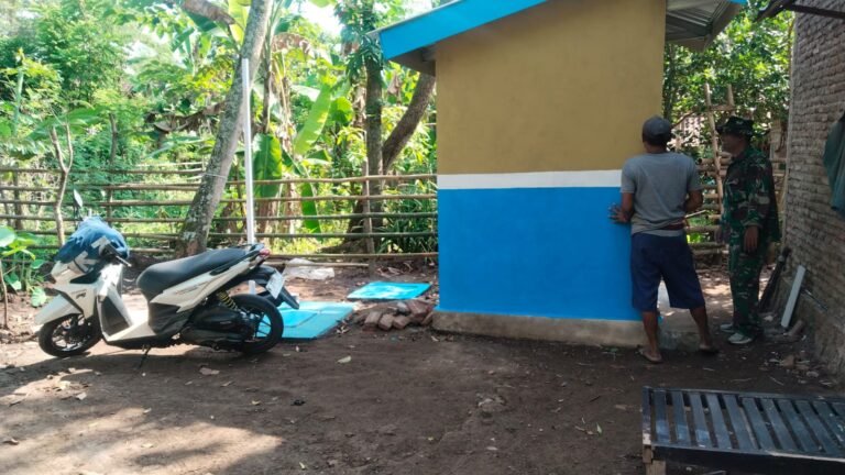Satgas TMMD Ke-128 Kodim 0820/Probolinggo Uji Fungsi Sanitasi sebelum Digunakan