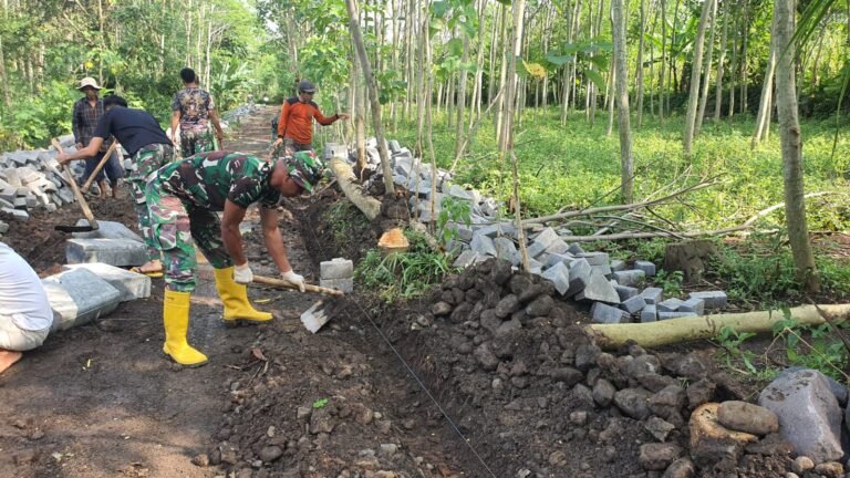 Menuju Target 600 Meter, Pemasangan Bagesting Pavingisasi Terus Dikebut