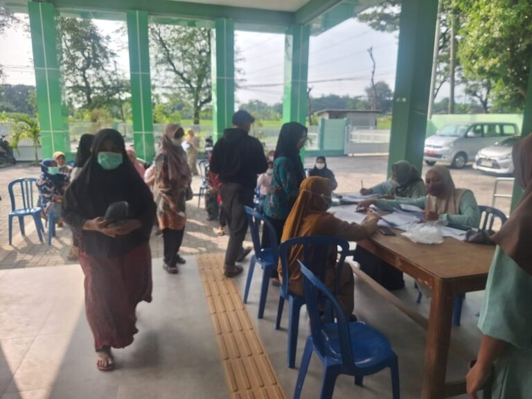 Sosialisasi Skrining ACF/TBC dan CKG Dukung Sukses TMMD Ke-128 Kodim 0820/Probolinggo.